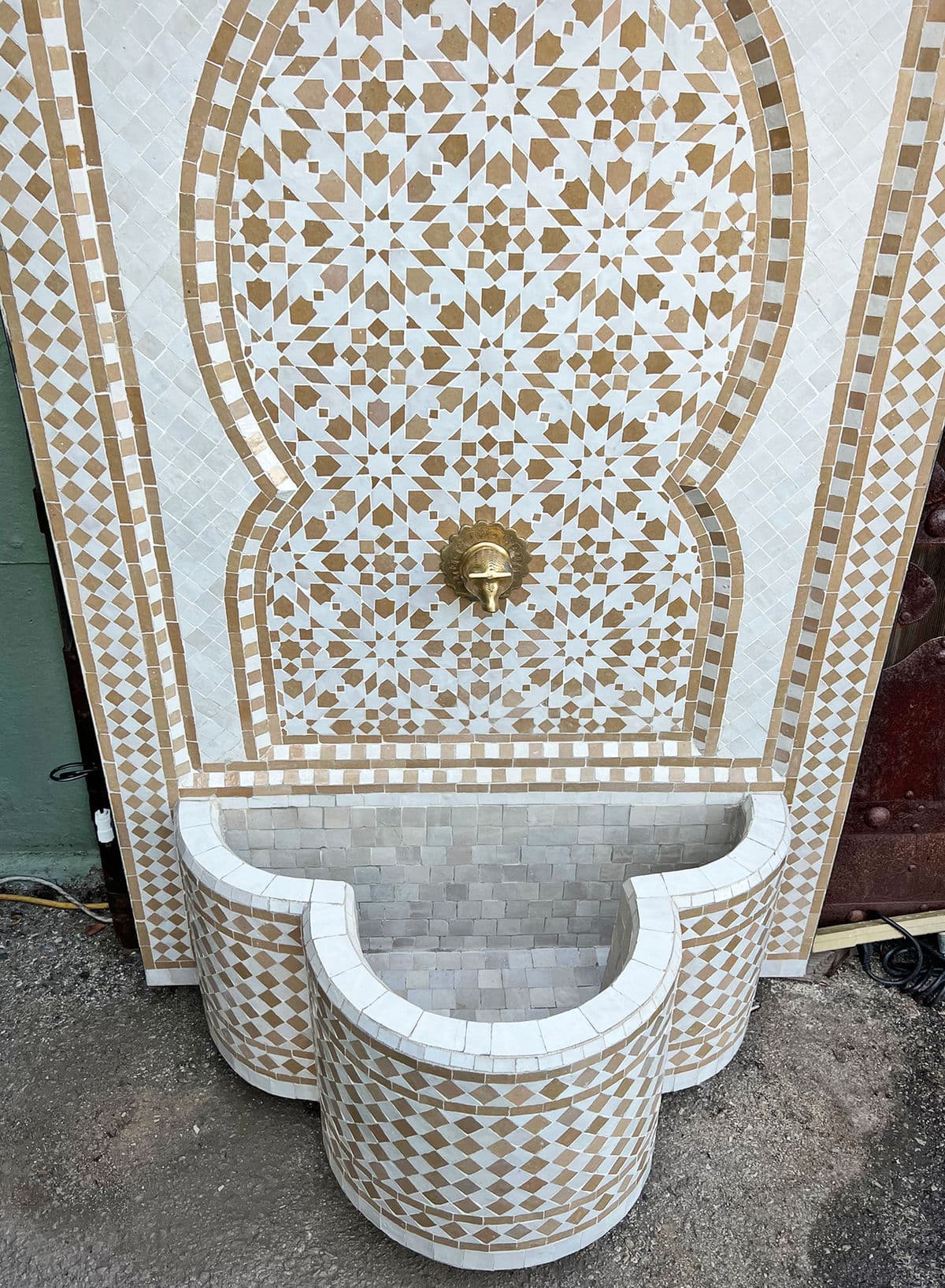 Outdoor White & Tan Mosaic Wall Fountain - Thumbnail 5