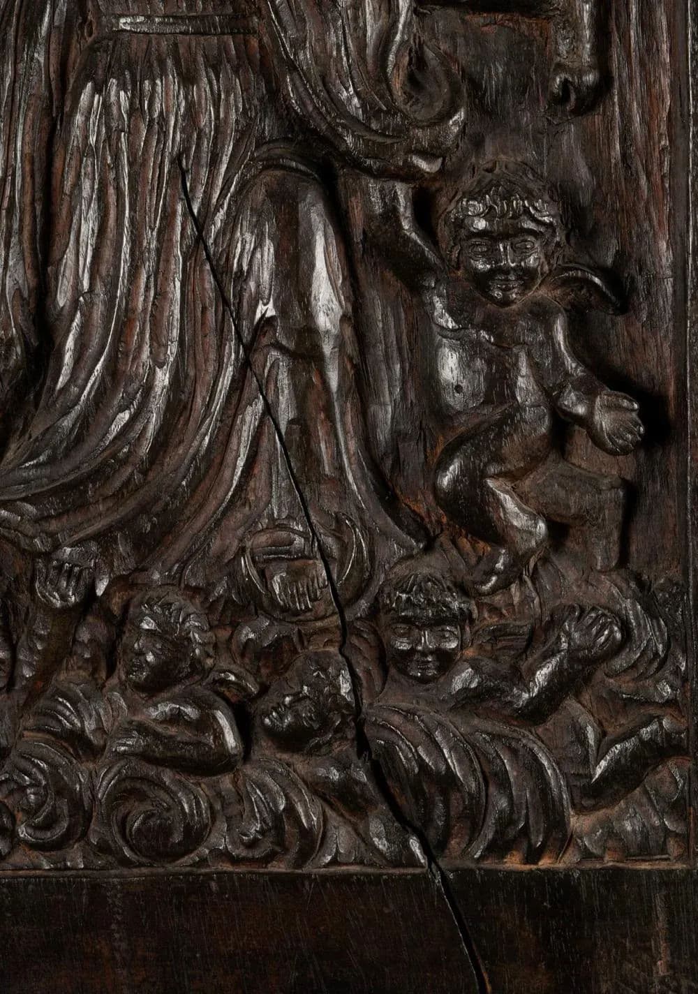 18th Century Spanish Colonial Religious Carved Wood Bas Relief Panel - Nuestra Señora Reina De Los Ángeles - Thumbnail 5