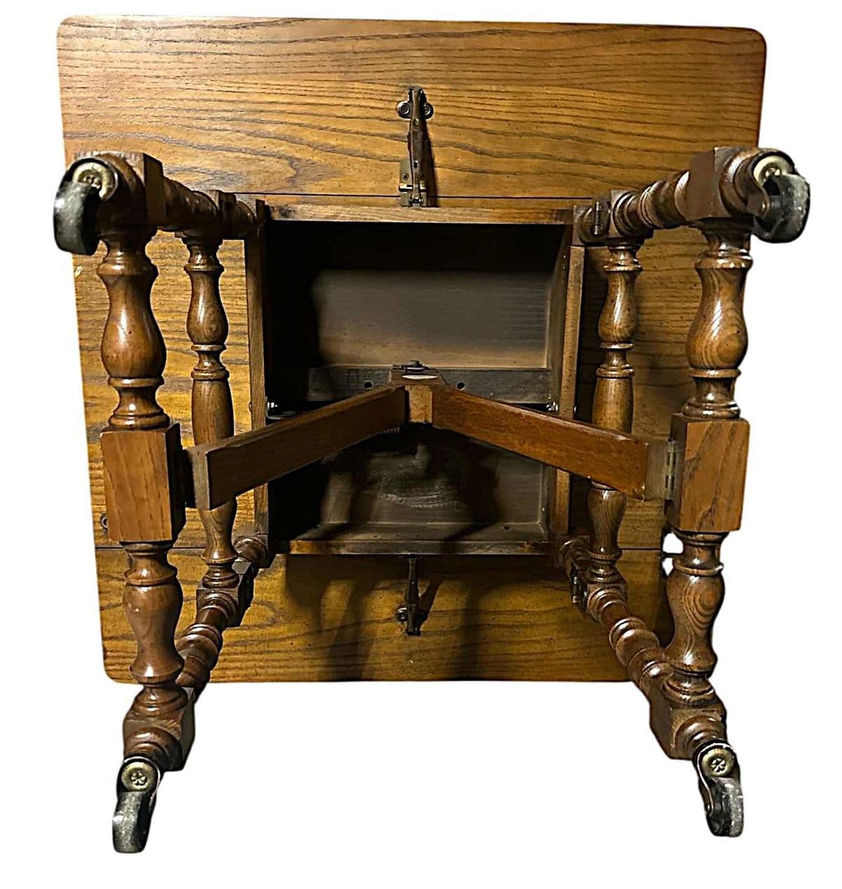 Late 20th Century Baker Furniture Vintage William & Mary Oak Drop Leaf 18” H Coffee Table Adjustable as 29” H Side Table - Thumbnail 5