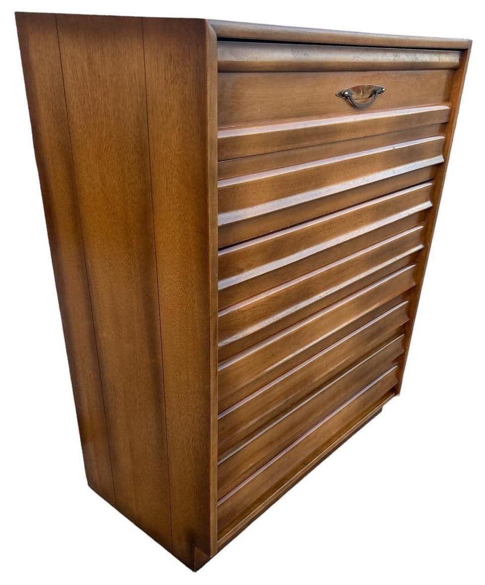 Pair of American of Martinsville Mid-Century Modern Walnut Chests of Drawers - Rare Find - Thumbnail 5