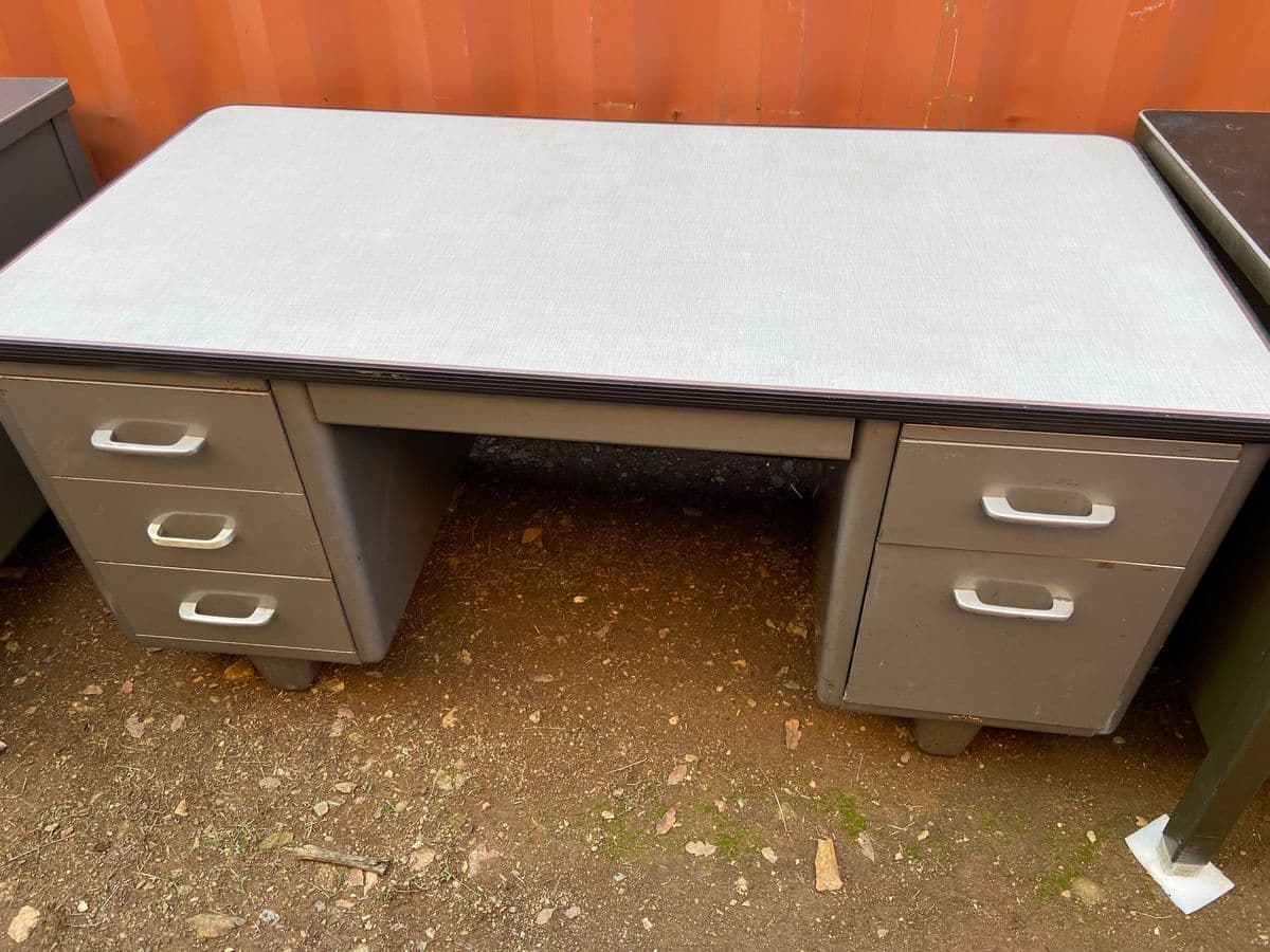 1970s Vintage Mid Century Modern Metal Tanker Desk - Thumbnail 4