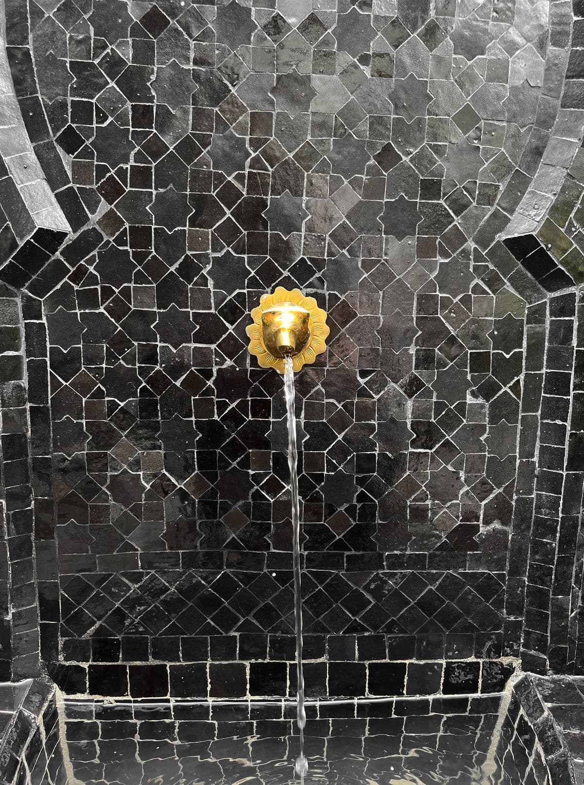 Black Mosaic Tile Wall Fountain - Thumbnail 5