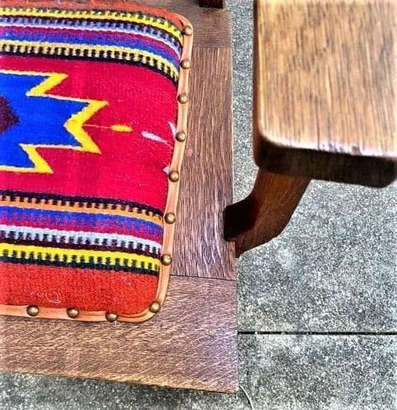 Antique in the Manner of Frank Lloyd Wright - Prairie Style Quarter Sawn Oak Arm Chair With Hand Woven Oaxaca Tapestry Seat - Early 20th Century - Thumbnail 5