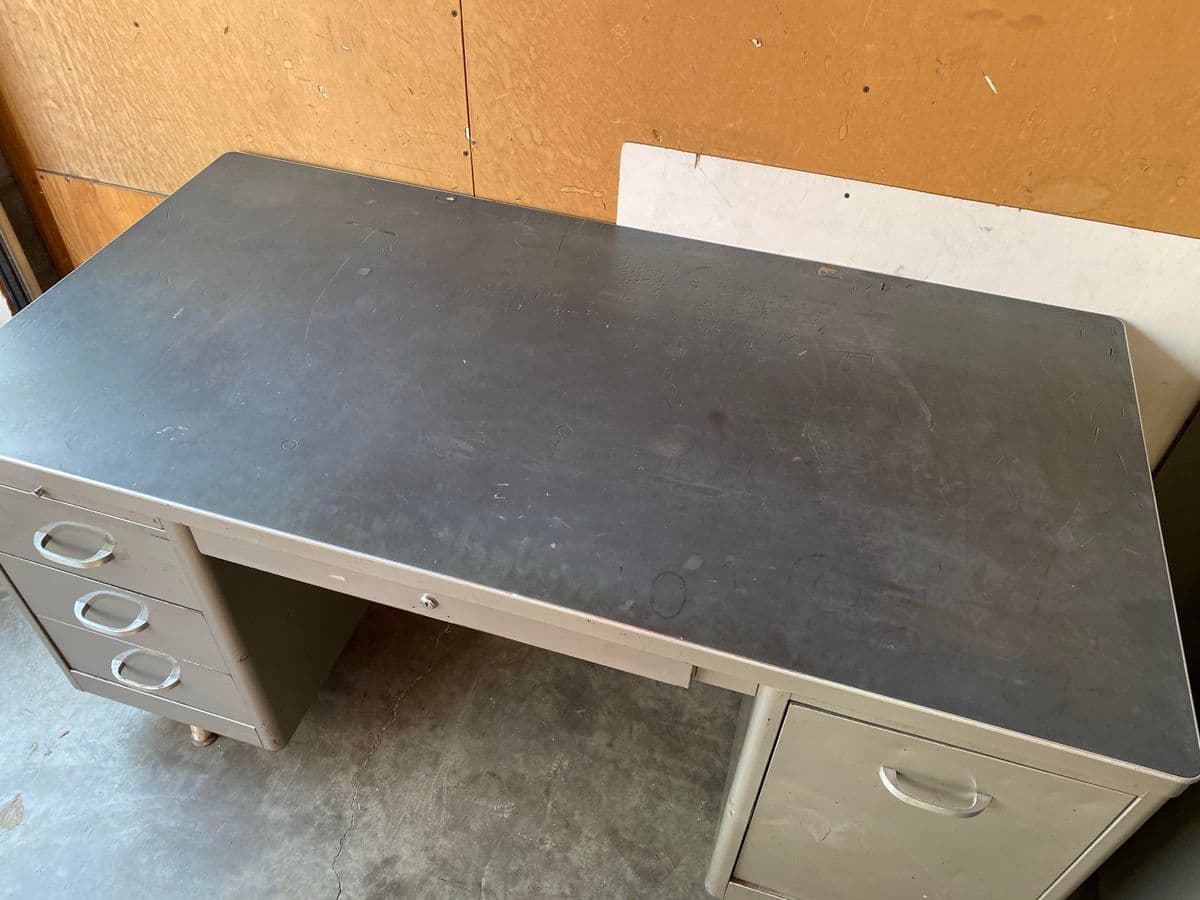 1960s Vintage Metal Tanker Desk With Typewriter Shelf - Thumbnail 5