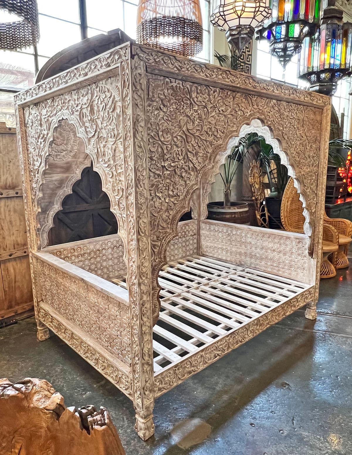 Carved White Wash Canopy Queen Daybed - Thumbnail 6