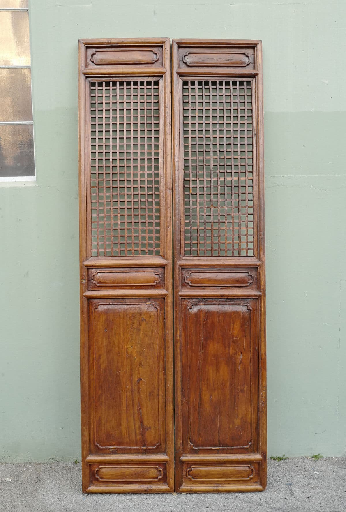 Antique Pair of Tall Elm Wood Screen Doors - Thumbnail 6