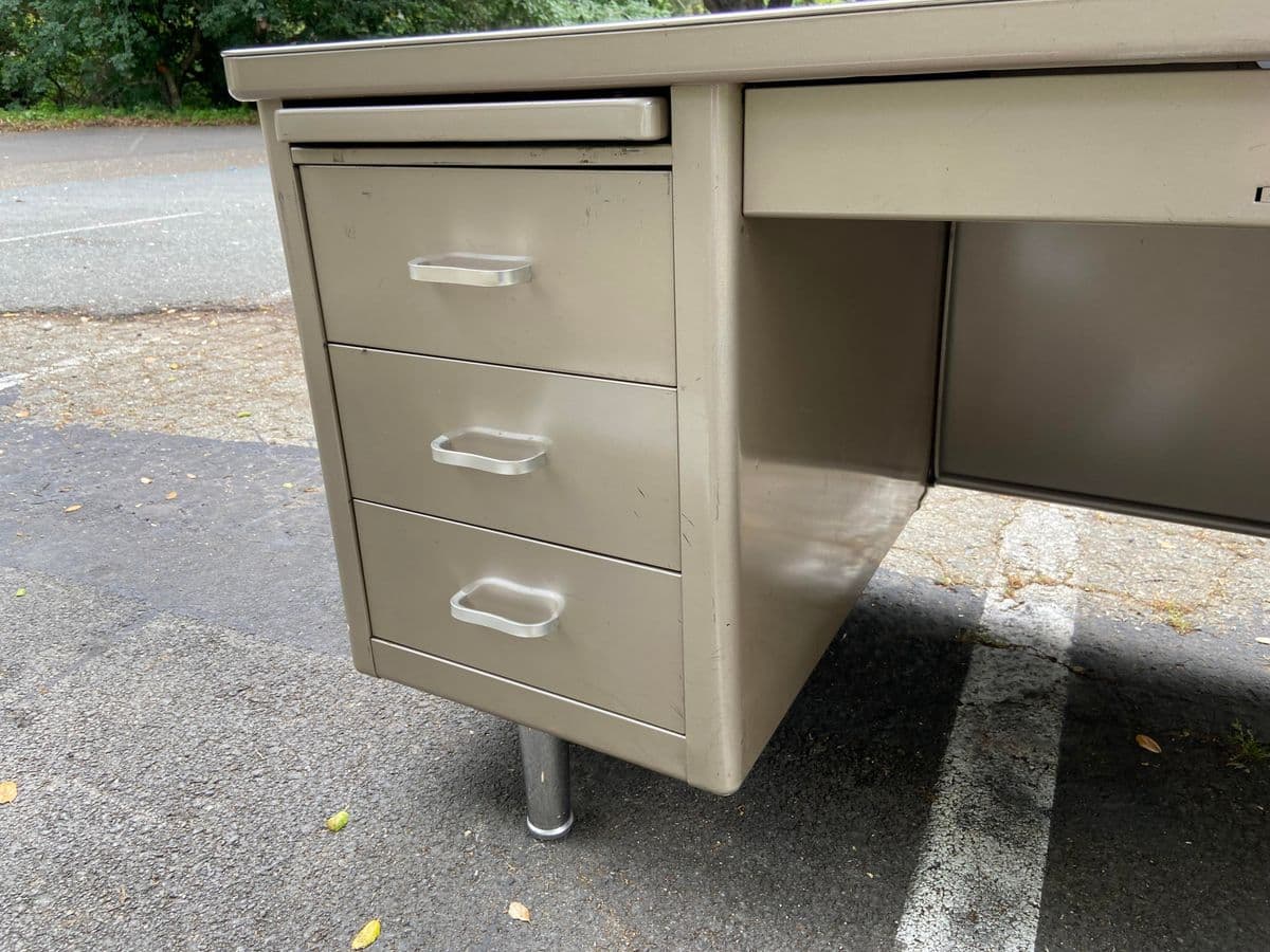 1980s Steelcase Vintage Mid Century Modern Metal Tanker Desk - Thumbnail 5