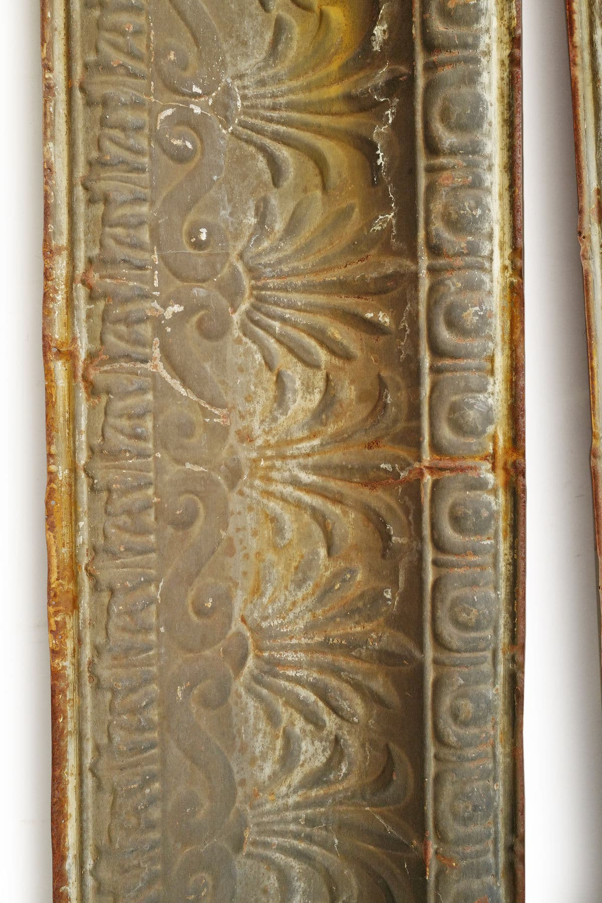 Old Tin Crown Moulding - Thumbnail 6