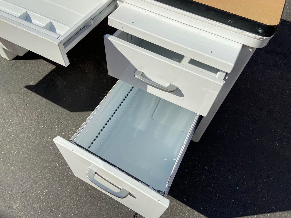 Vintage Mid Century Modern Tanker Desk - Thumbnail 5