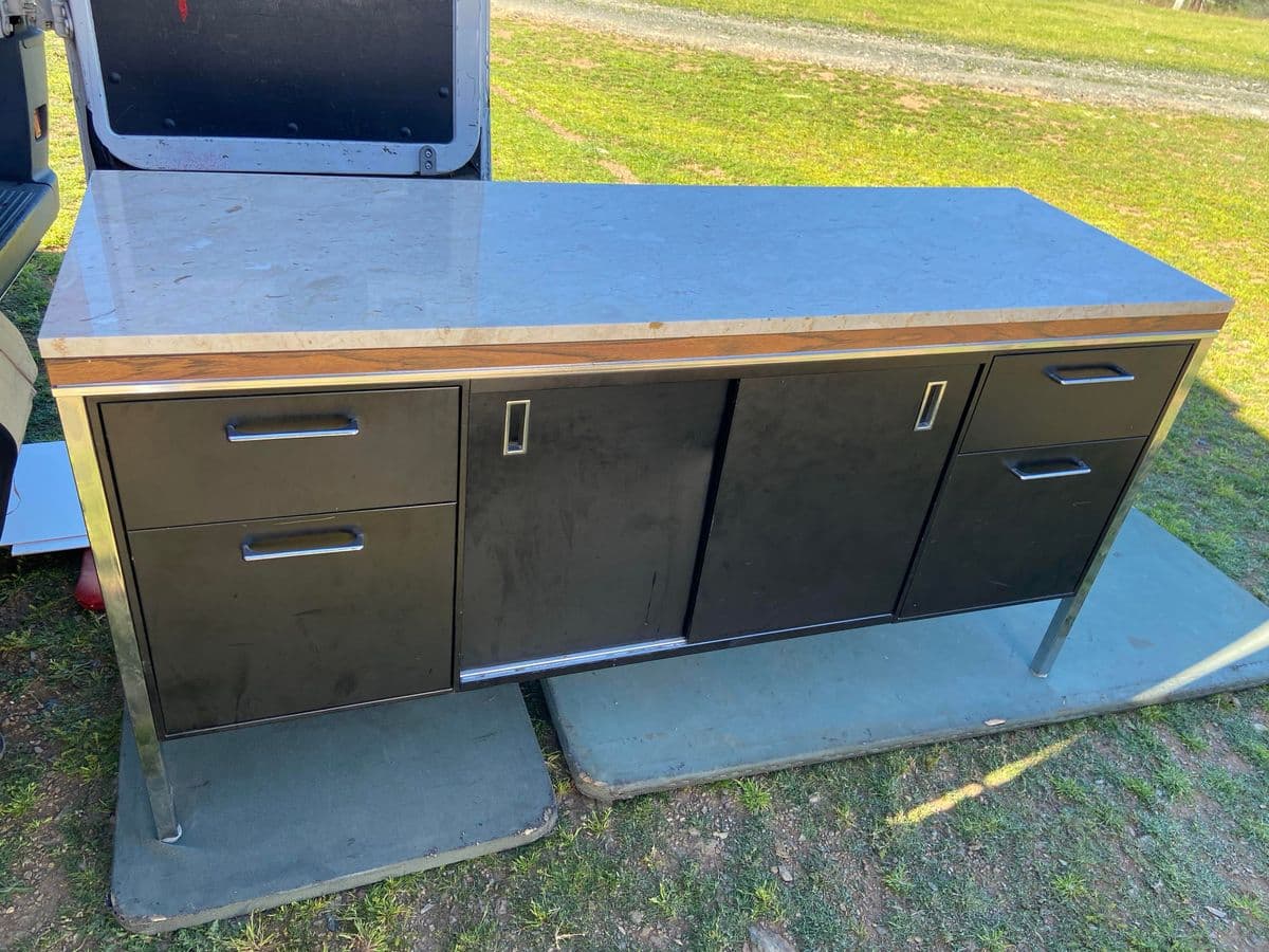 1980s Vintage Mid Century Modern Florence Knoll Style Metal Filing Cabinet - Thumbnail 5