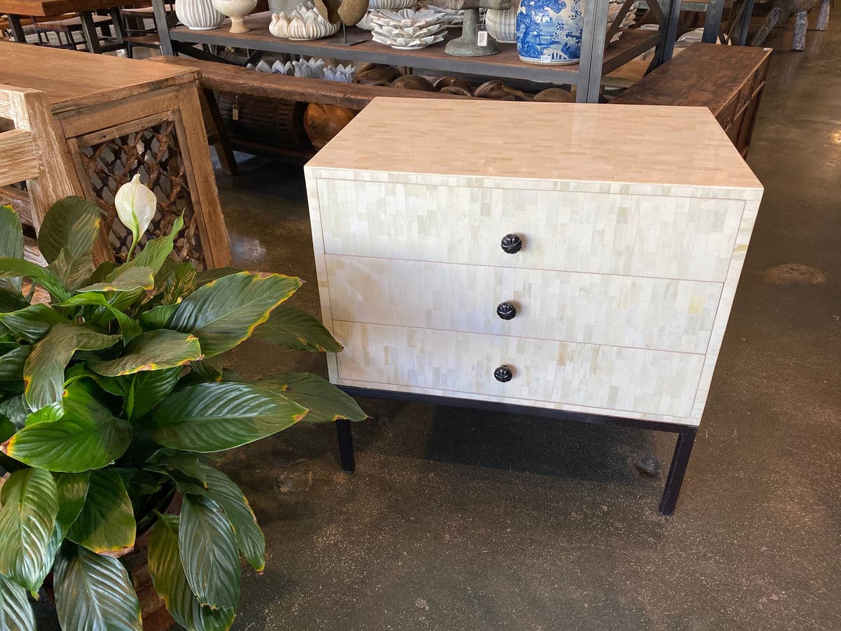 Modern White Inlay 3-Drawer Nightstand - Thumbnail 6