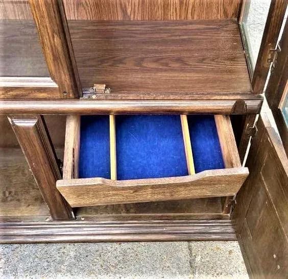 Vintage 1960s Keller Furniture Spanish Revival Solid Oak China Cabinet - Thumbnail 6