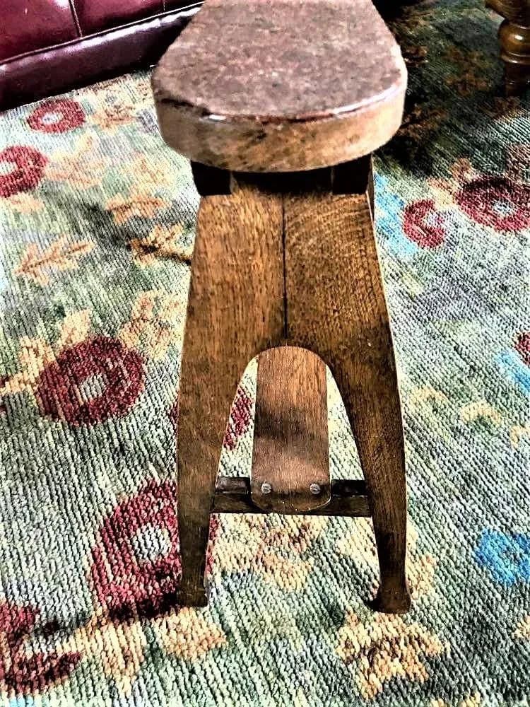1920s Viennese Quarter Sawn Oak Foot Rest for a Home or Shoe Store - Thumbnail 6