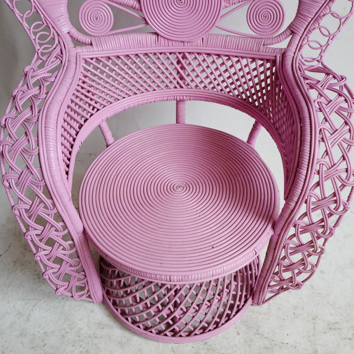 Lilac Wicker Peacock Chair - Thumbnail 6