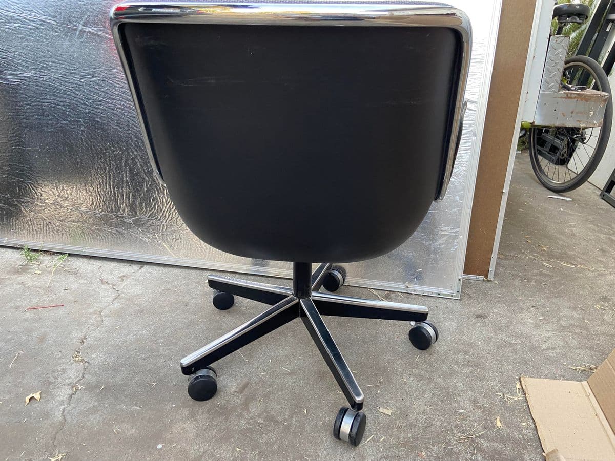 1980s Charles Pollock Mid-Century Modern Executive Desk Chair for Knoll - Thumbnail 5