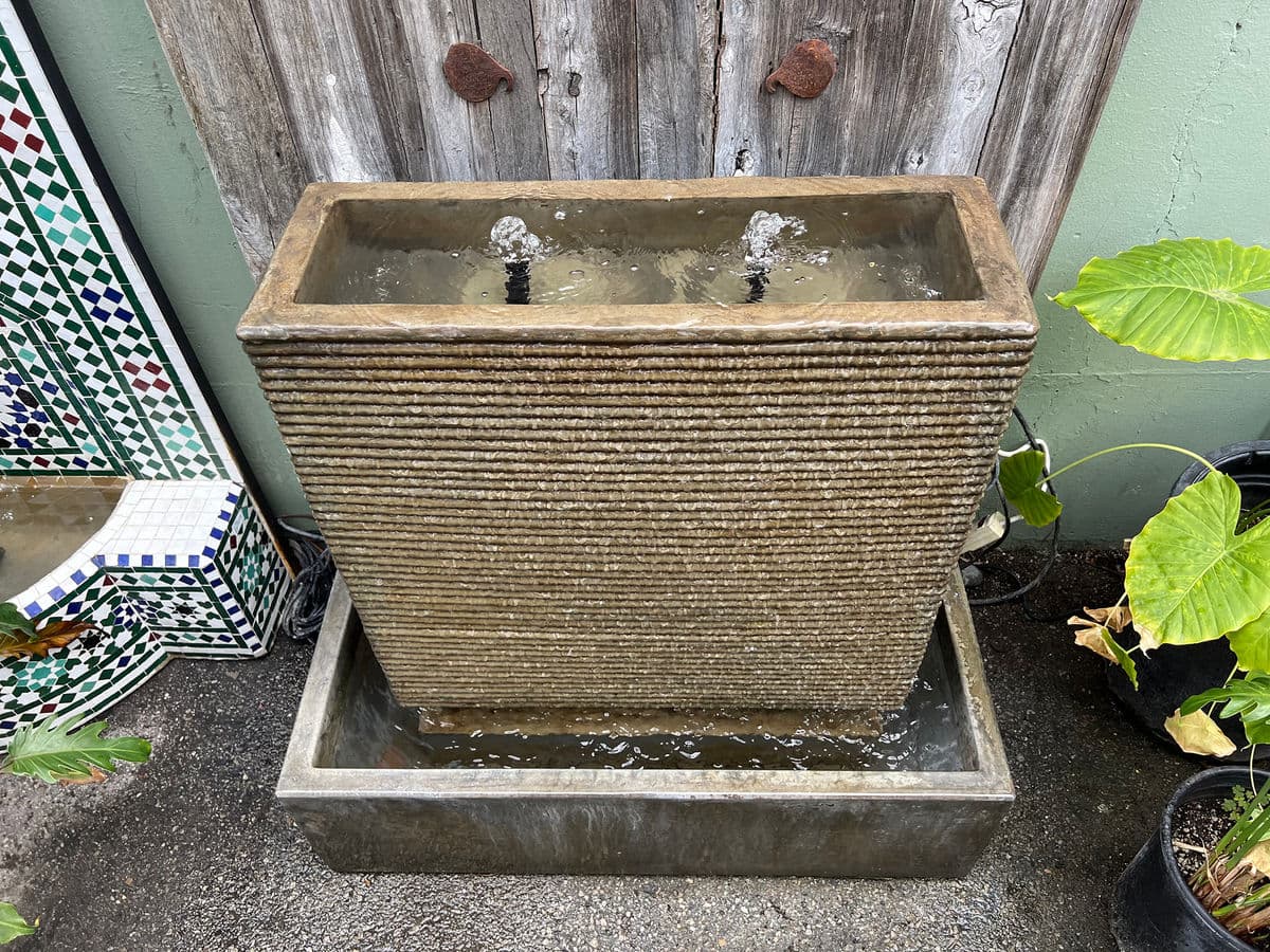 Cement Ripple Fountain Small Green - Thumbnail 6