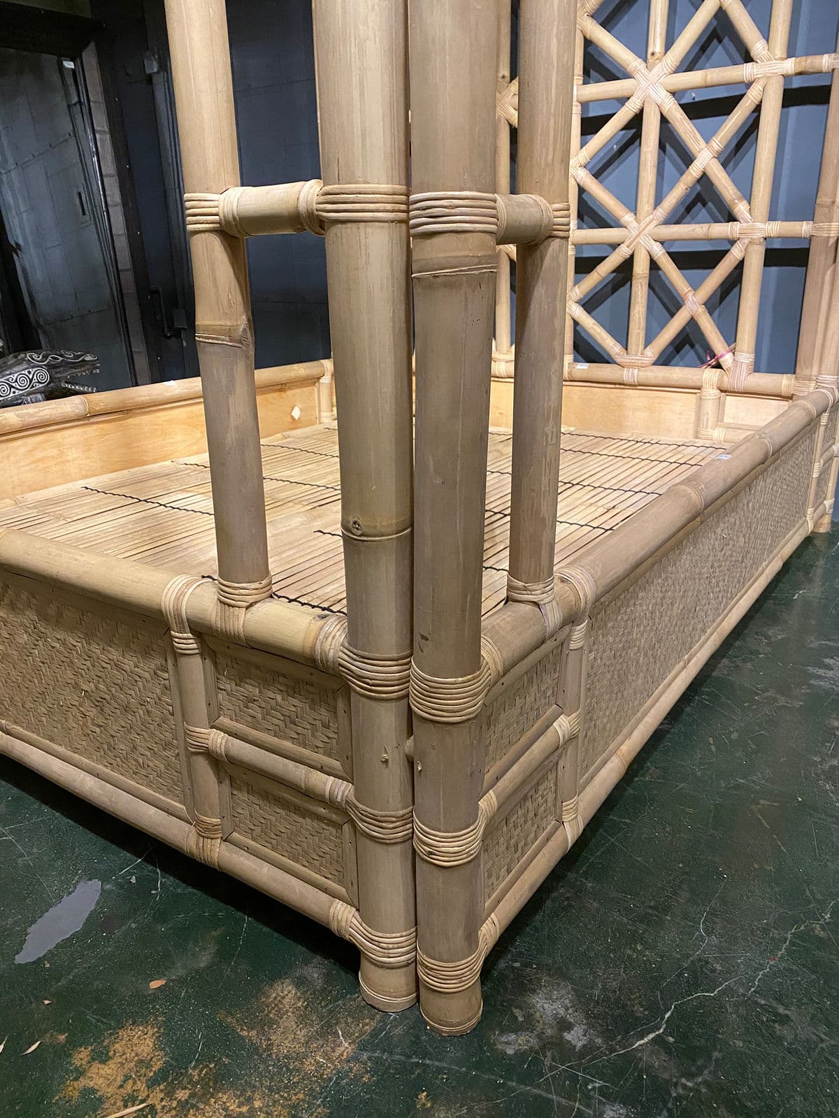 Plantation Bamboo Canopy Queen Bed - Thumbnail 6