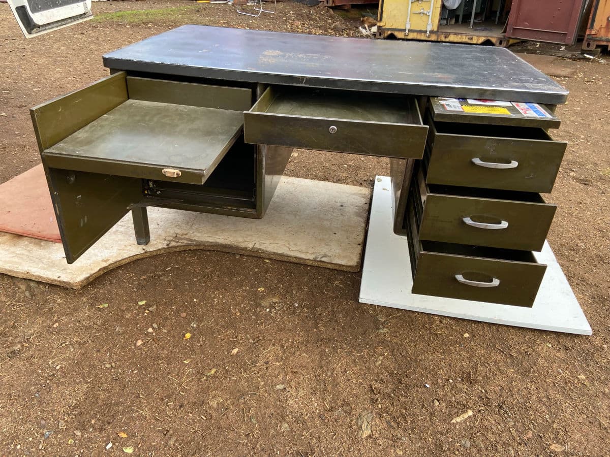 1950s Vintage Mid Century Modern Metal Tanker Desk Needs Restoration - Thumbnail 6
