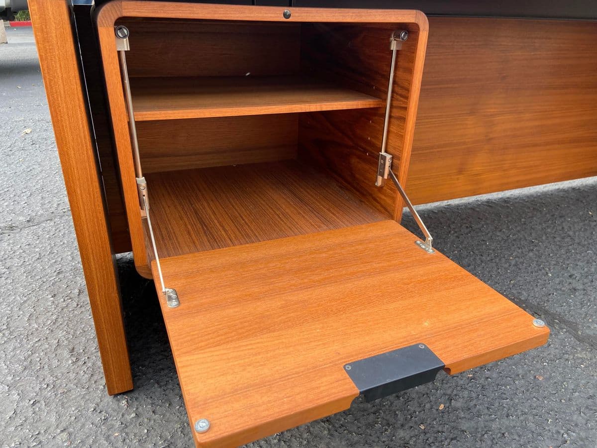1990s Vintage Mid Century Modern Credenza - Thumbnail 6