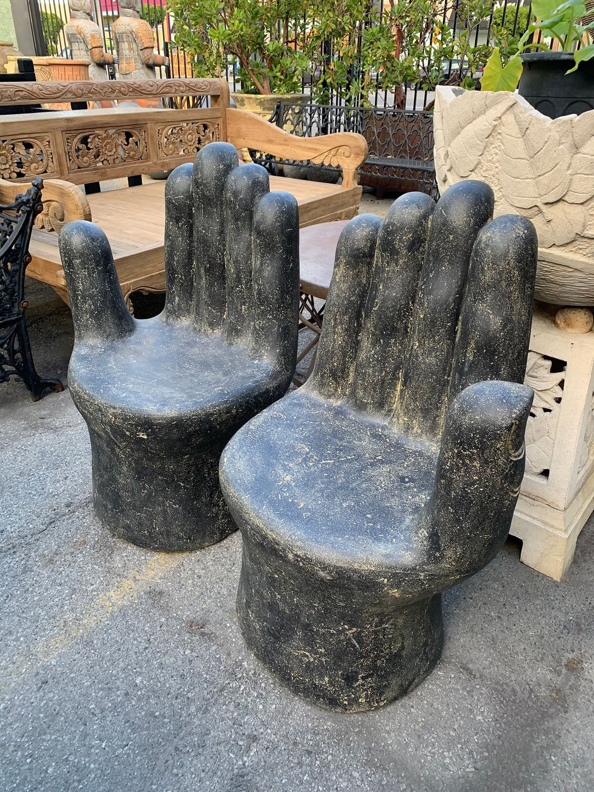 Giant Garden Hand Chair Left - Thumbnail 7
