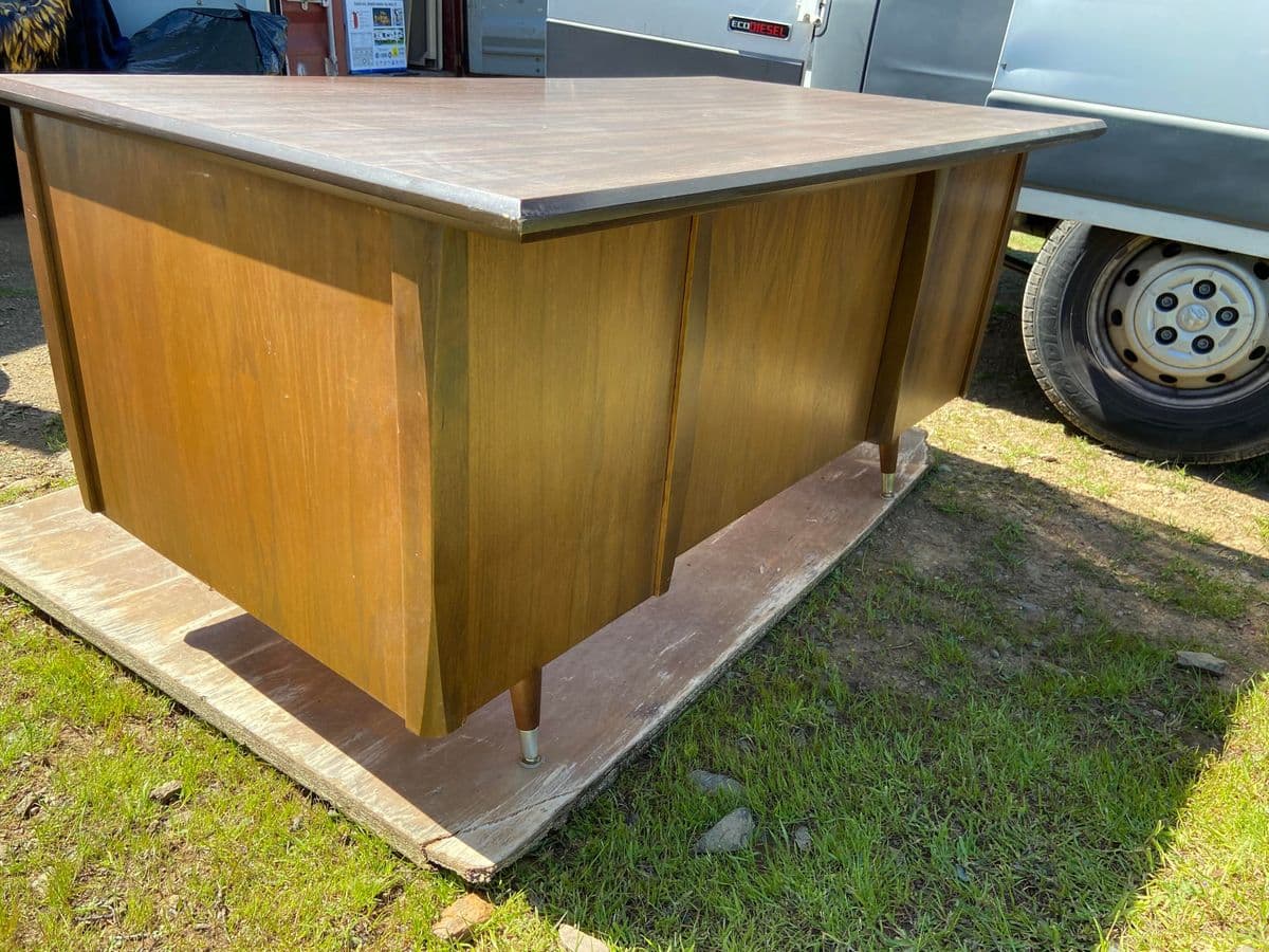 1970s Vintage Mid Century Modern Wood Veneer Desk - Thumbnail 6