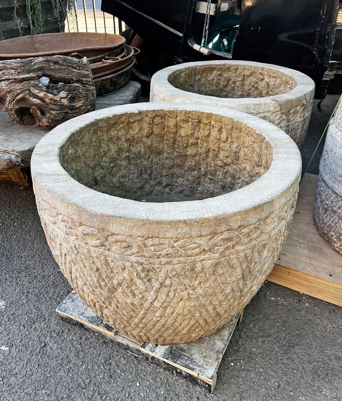 Large Granite Zig Zag Planter - Thumbnail 7