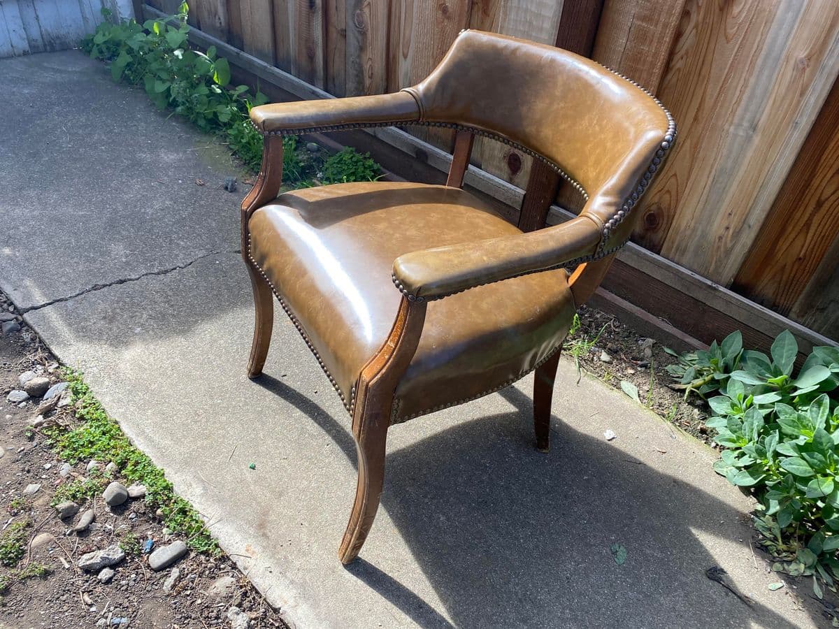 Vintage Leather Accent Chair - Thumbnail 6