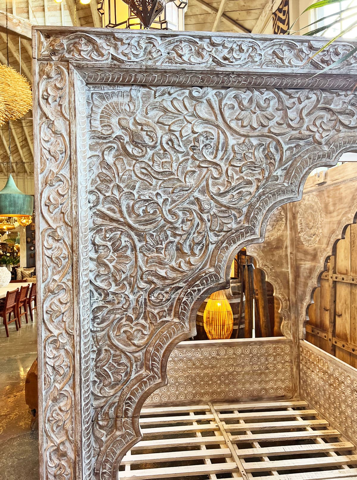 Carved White Wash Canopy Queen Daybed - Thumbnail 7