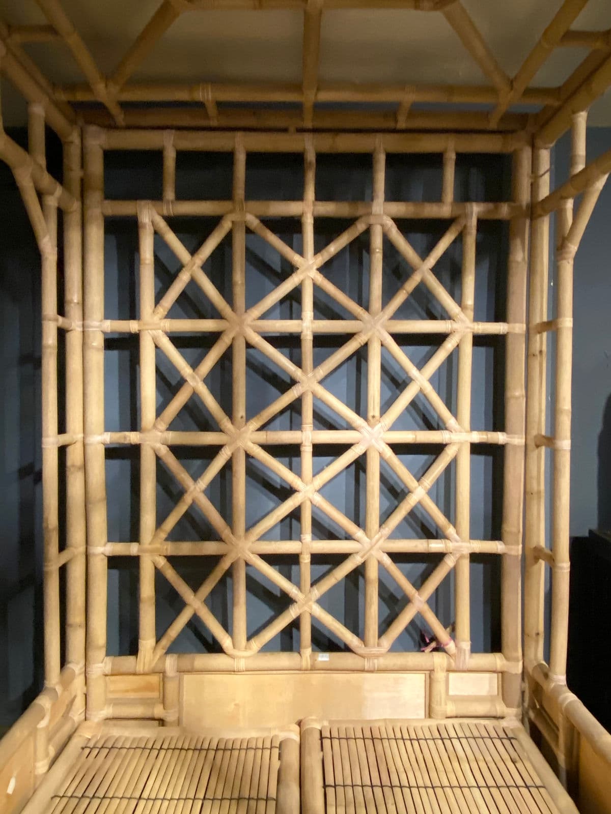 Plantation Bamboo Canopy Queen Bed - Thumbnail 7