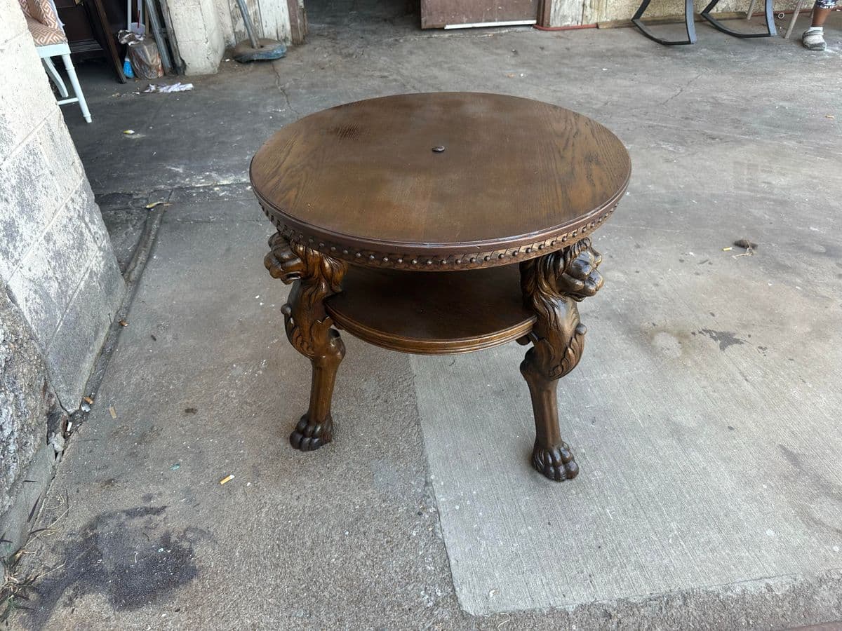 Renaissance Revival German Carved Oak Accent Table From Lichterfelde in Fin De Siècle Berlin - Thumbnail 7