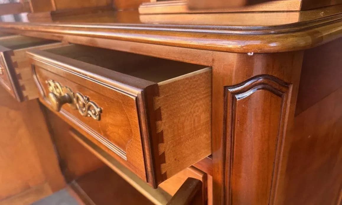 Kindel Grand Rapids Large Belvedere Solid Cherry Wood Louis XV French Provincial Style China Cabinet - Vintage 1950s - Thumbnail 8