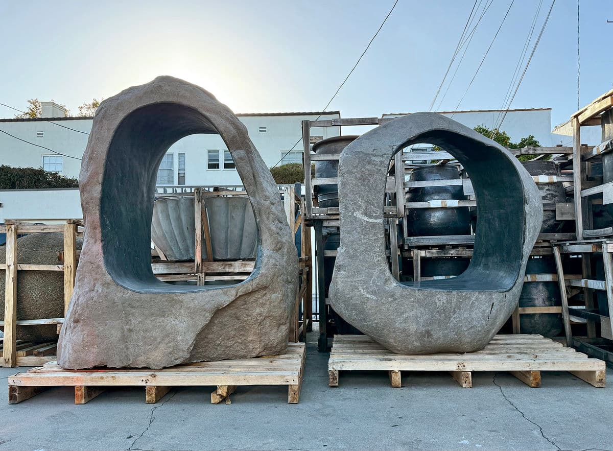 Giant Stone Boulder Hole Bench - Thumbnail 8