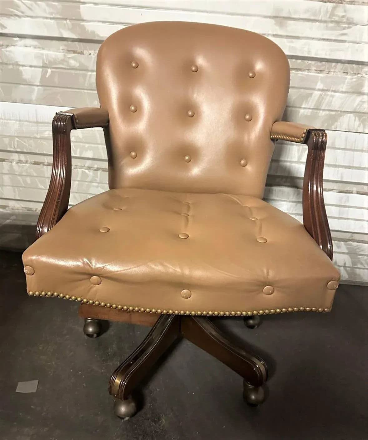 Vintage Leather Executive Swivel Chair by Leathercraft - Early 21st Century - Thumbnail 8