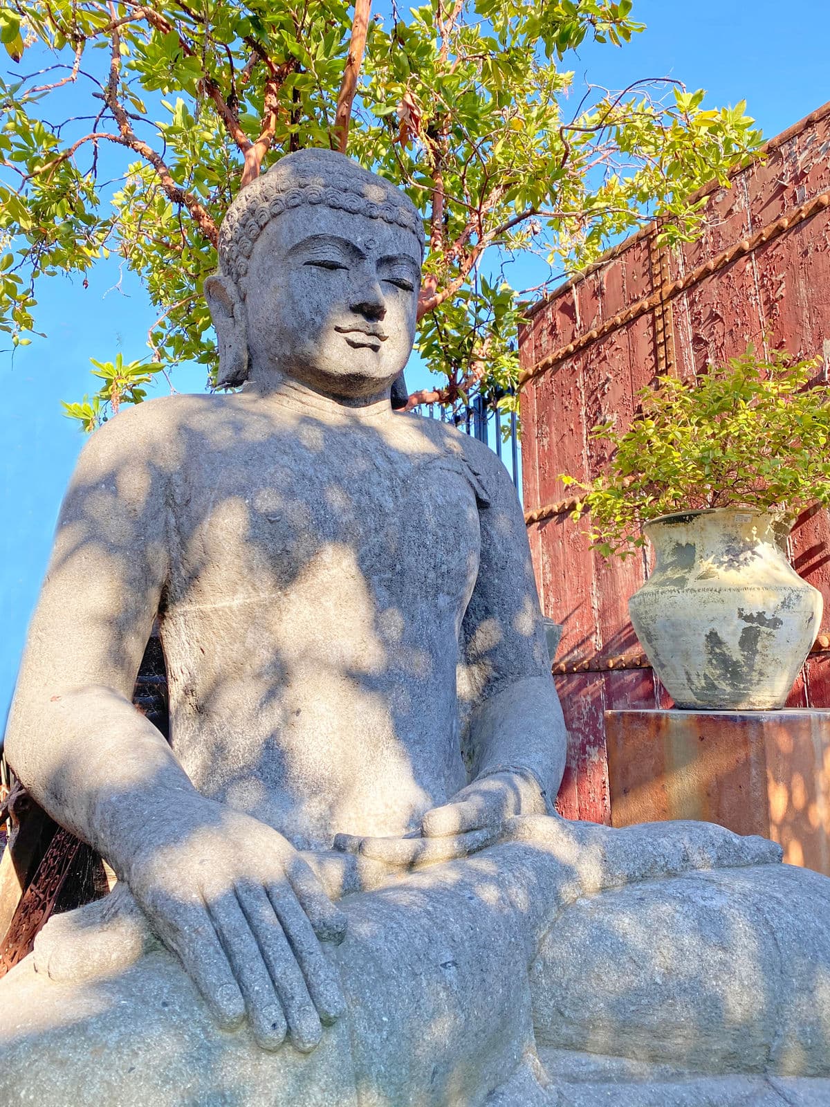 Large Stone Sitting Buddha - Thumbnail 8