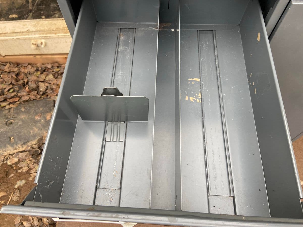 1970s Vintage Mid Century Modern Metal Cabinet - Thumbnail 8