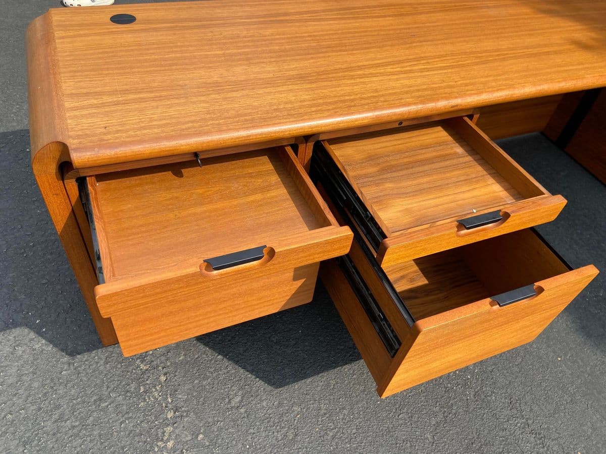 1990s Vintage Mid Mid Century Modern Oak Credenza - Thumbnail 8