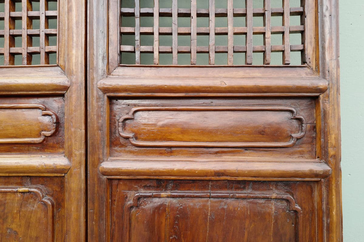 Antique Pair of Tall Elm Wood Screen Doors - Thumbnail 9