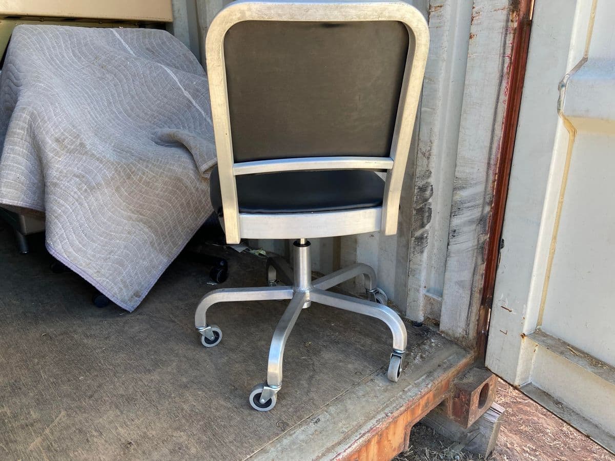 Pre Owned Emeco Navy Swivel Aluminum Desk Chair - Thumbnail 8