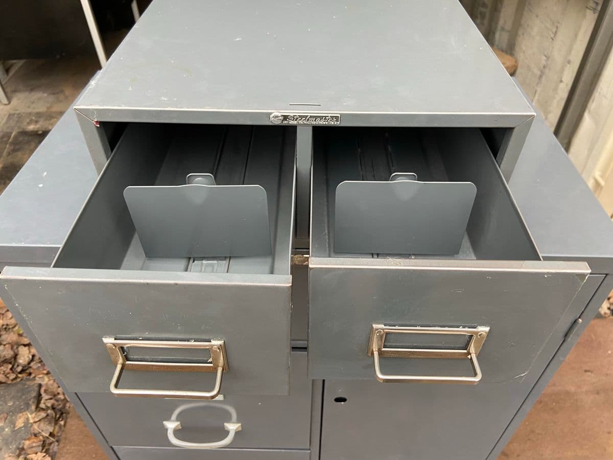 1970s Vintage Mid Century Modern Metal Cabinet - Thumbnail 9