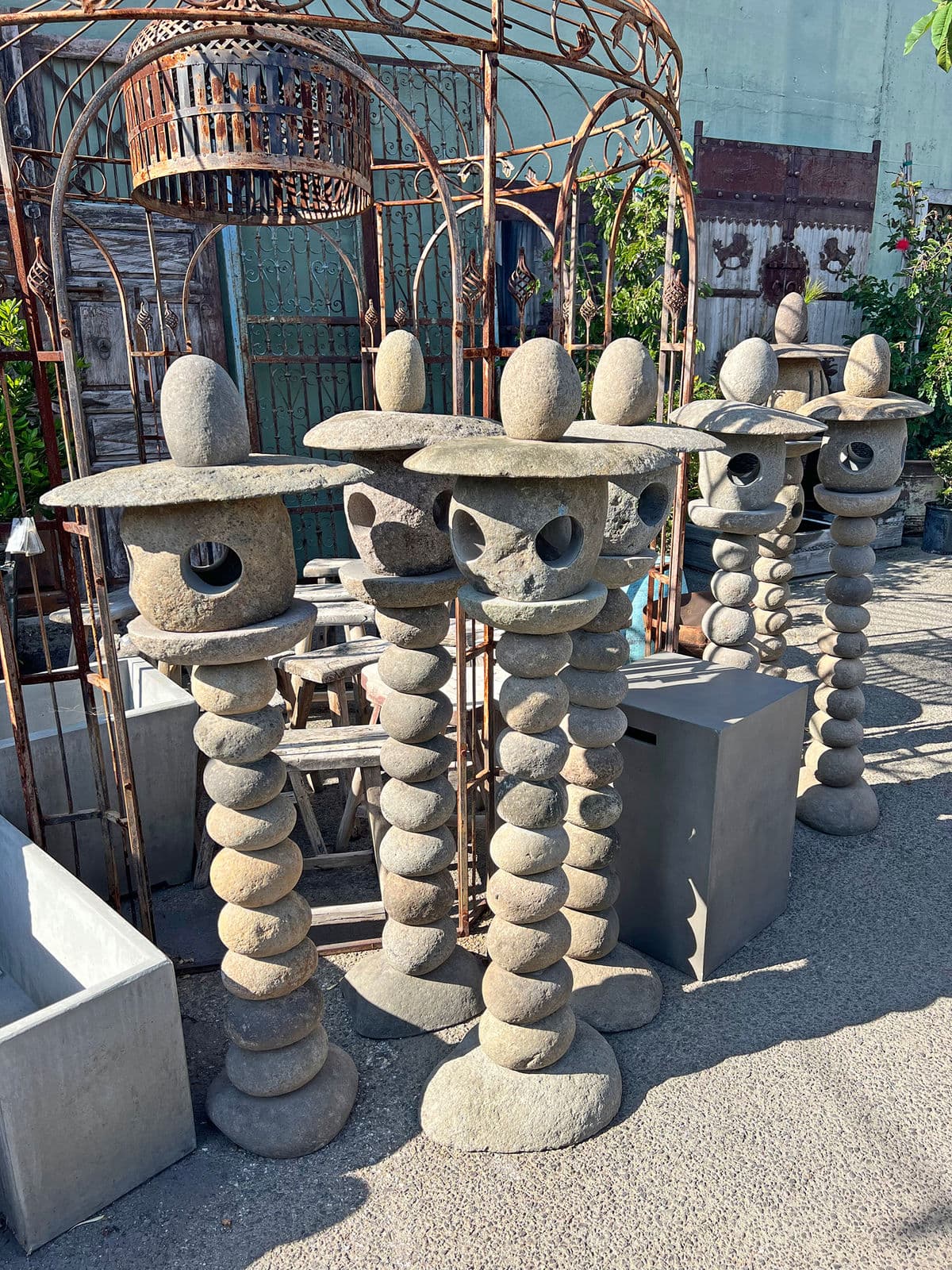 Stacked River Rock Light House Post - Thumbnail 10