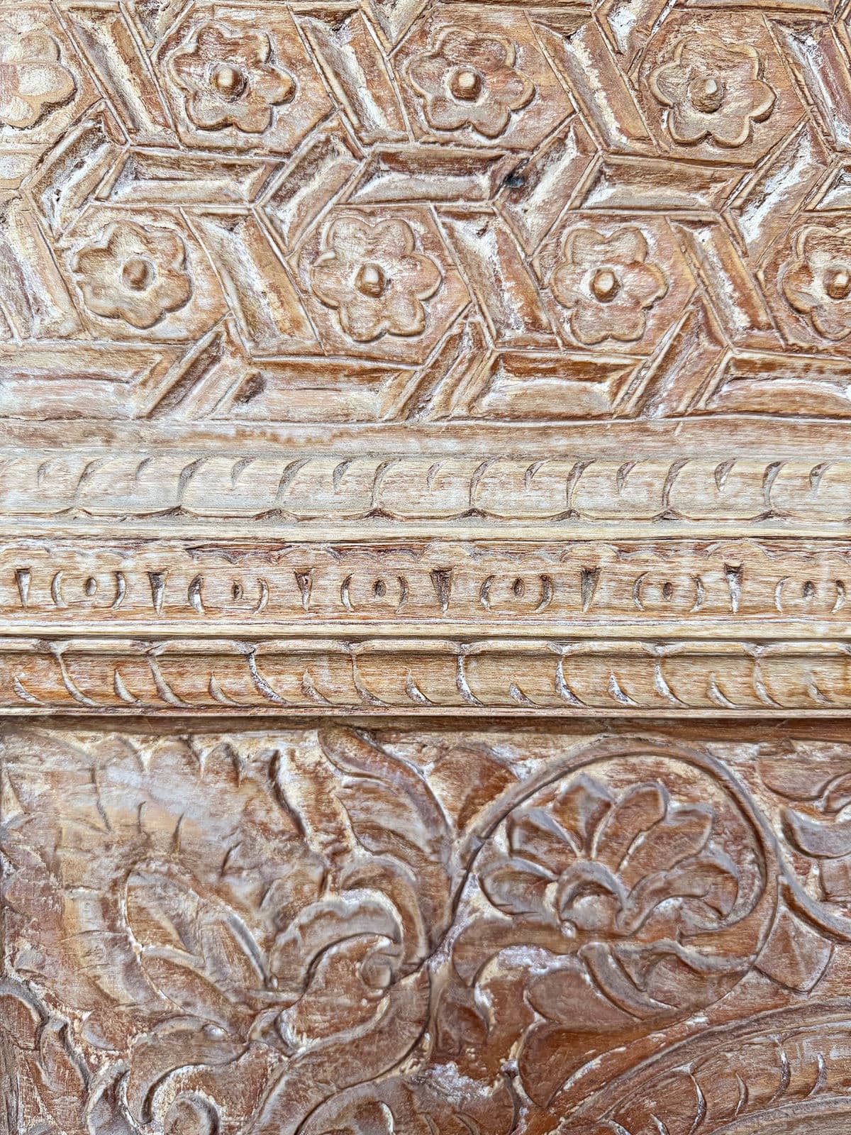 Cal King Carved Ahora Arch Bed Frame - Thumbnail 10