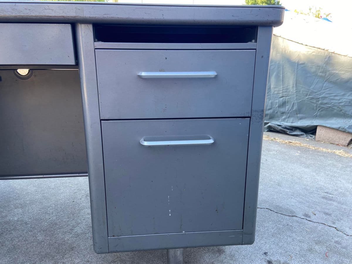 1970s Steelcase Vintage Mid Century Modern Metal Tanker Desk - Thumbnail 9