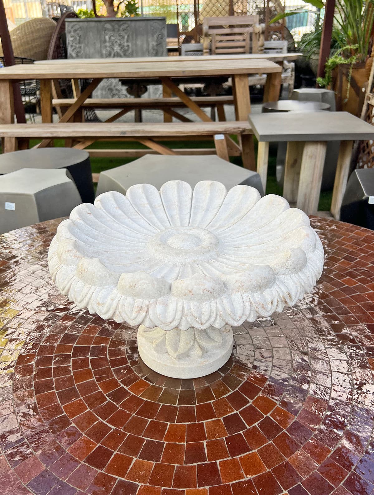 White Marble Lotus Bird Bath - Thumbnail 10