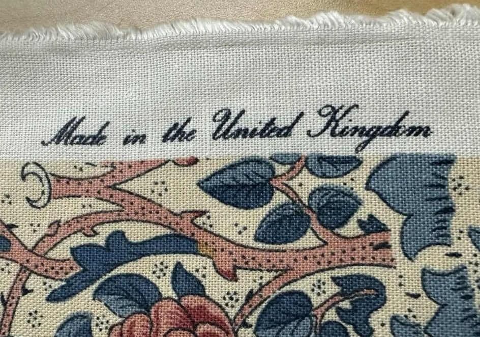 19th Century English Oak Bishop’s Throne Reupholstered With Leather and William Morris ‘Rose’ Linen - Thumbnail 11