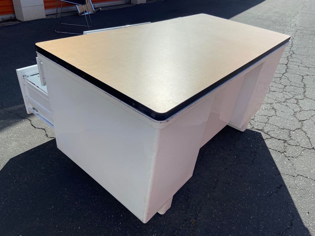 Vintage Mid Century Modern Tanker Desk - Thumbnail 10