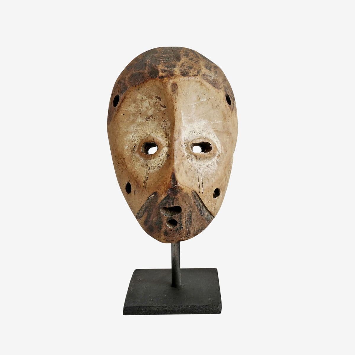 Lega Mask on Stand - Image 1
