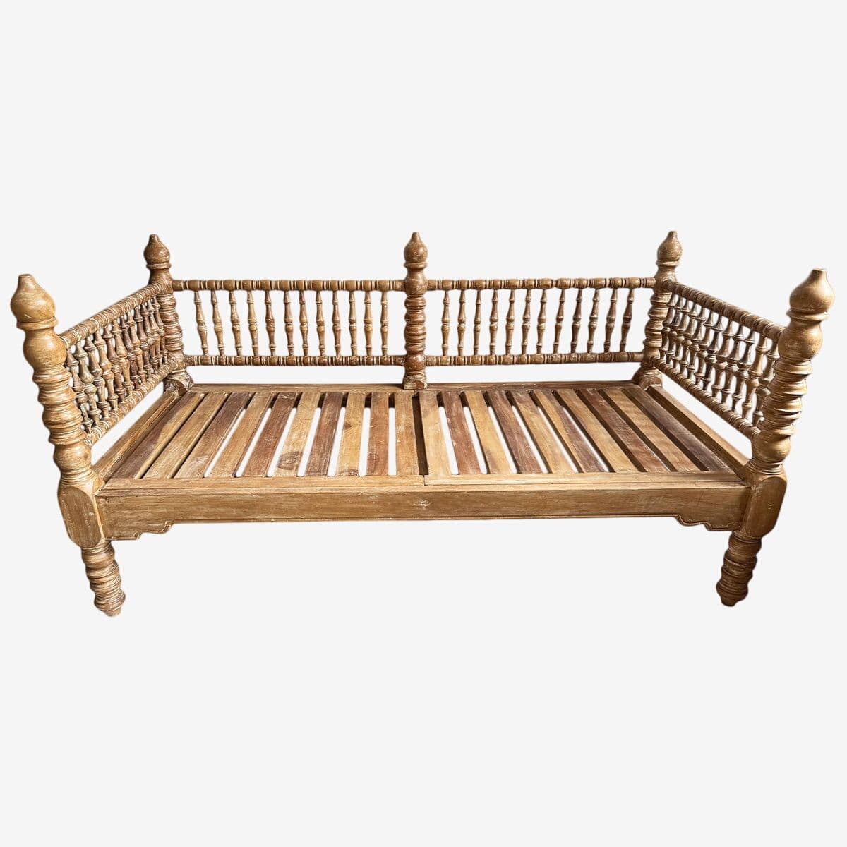 Vintage Colonial Spindle Daybed - Image 1