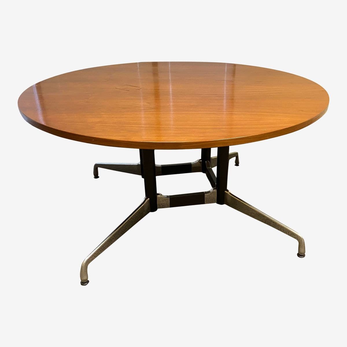 Vintage Herman Miller Eames Round Table - Image 1