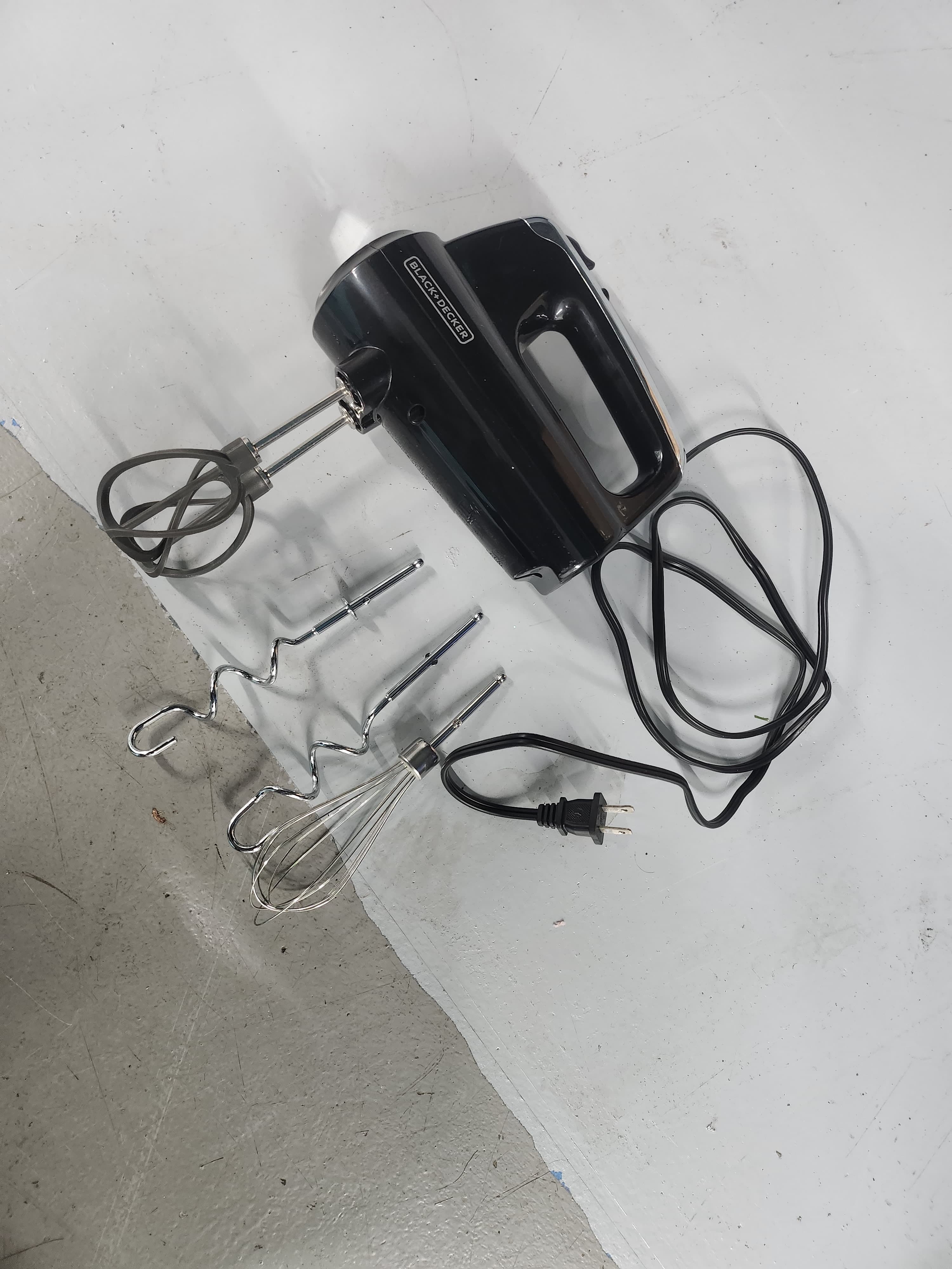 Black+Decker Hand Mixer with Attachments