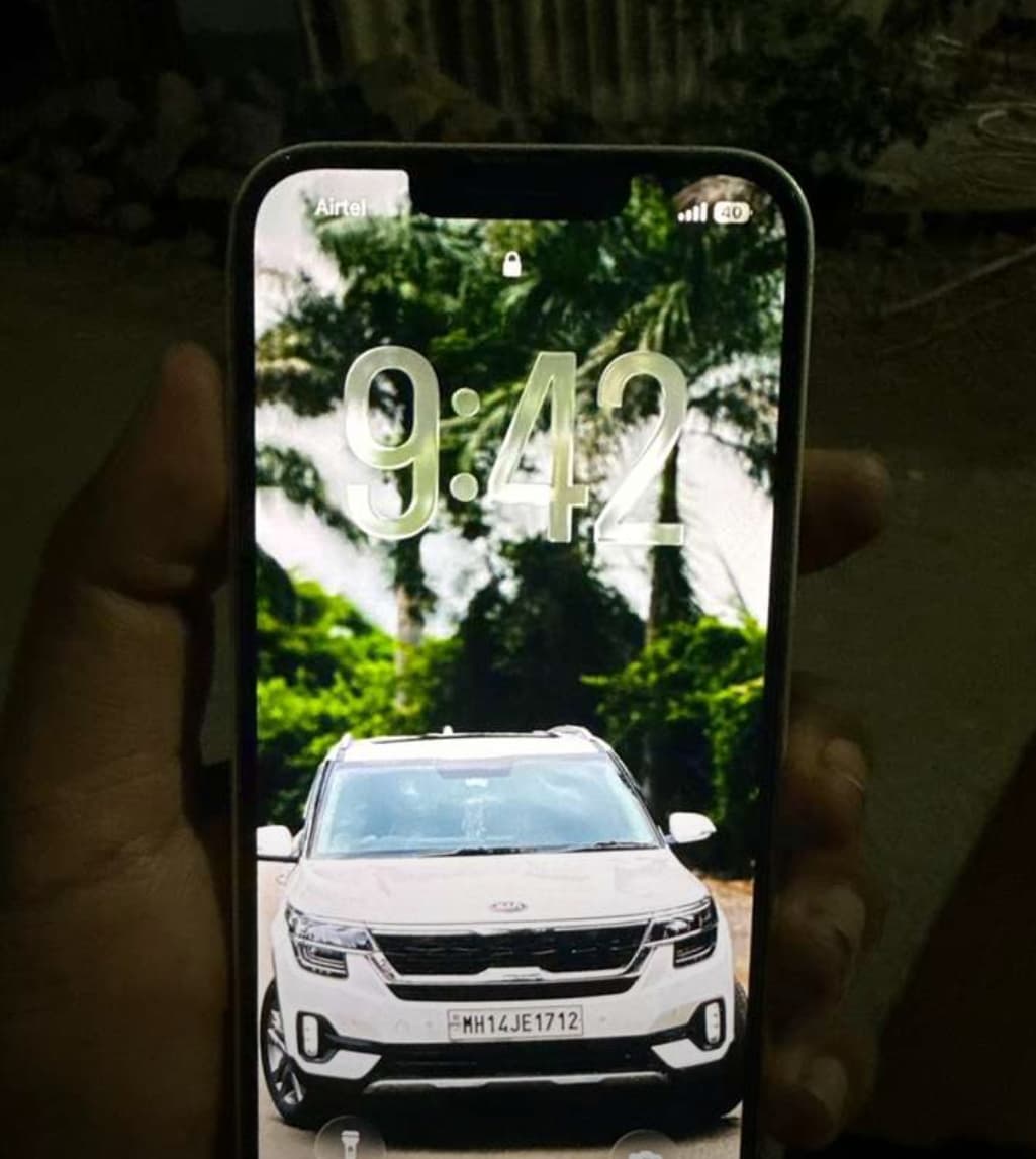 Apple mobile - Image 1